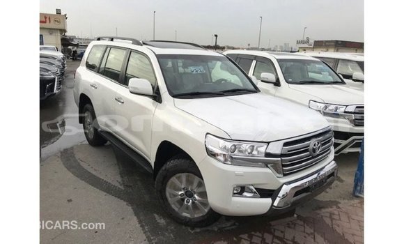 Buy Import Toyota Land Cruiser White Car in Import - Dubai in Dhufar Buy Import Toyota Land Cruiser White Car in Import - Dubai in Dhufar