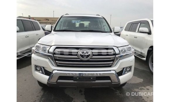 Buy Import Toyota Land Cruiser White Car in Import - Dubai in Dhufar Buy Import Toyota Land Cruiser White Car in Import - Dubai in Dhufar