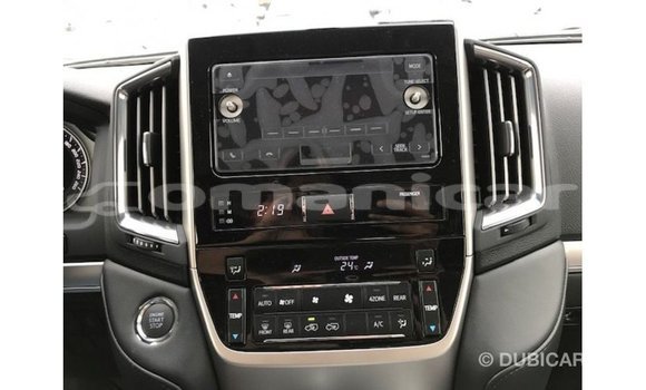 Buy Import Toyota Land Cruiser White Car in Import - Dubai in Dhufar Buy Import Toyota Land Cruiser White Car in Import - Dubai in Dhufar