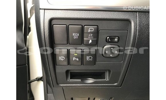 Buy Import Toyota Land Cruiser White Car in Import - Dubai in Dhufar Buy Import Toyota Land Cruiser White Car in Import - Dubai in Dhufar