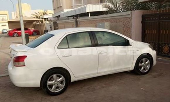 Buy Used Toyota Yaris White Car in Muscat in Masqat Buy Used Toyota Yaris White Car in Muscat in Masqat