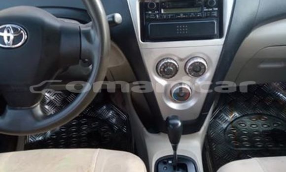 Buy Used Toyota Yaris White Car in Muscat in Masqat Buy Used Toyota Yaris White Car in Muscat in Masqat