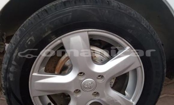 Buy Used Toyota Yaris White Car in Muscat in Masqat Buy Used Toyota Yaris White Car in Muscat in Masqat