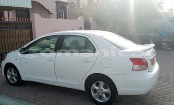 Buy Used Toyota Yaris White Car in Muscat in Masqat Buy Used Toyota Yaris White Car in Muscat in Masqat