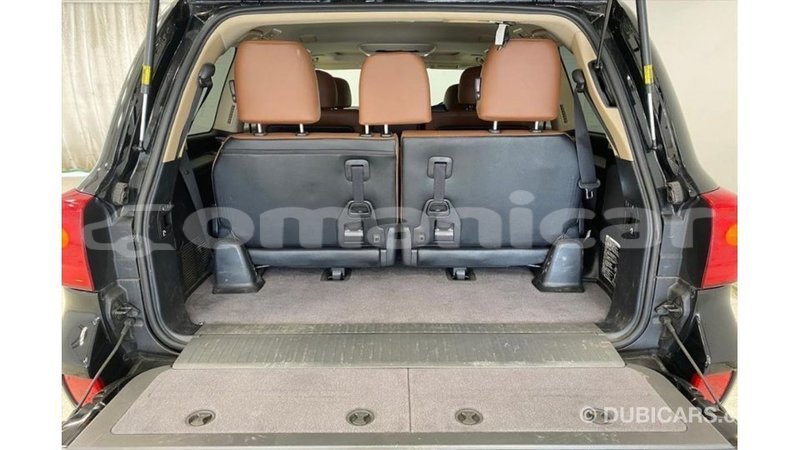 Big with watermark toyota land cruiser dhufar import dubai 3714