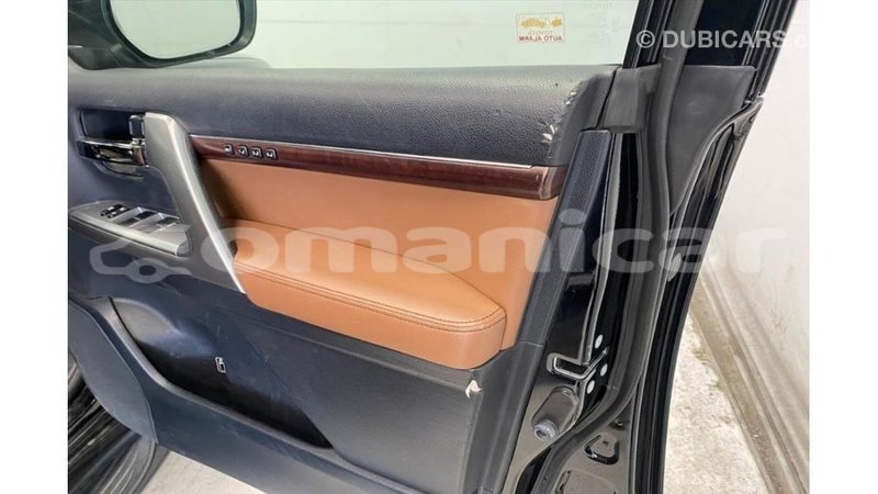 Big with watermark toyota land cruiser dhufar import dubai 3714