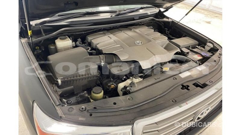 Big with watermark toyota land cruiser dhufar import dubai 3714