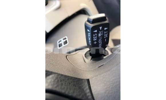 Buy Import Toyota Prado White Car in Import - Dubai in Dhufar Buy Import Toyota Prado White Car in Import - Dubai in Dhufar