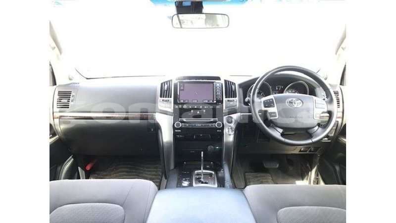 Big with watermark toyota land cruiser dhufar import dubai 3721