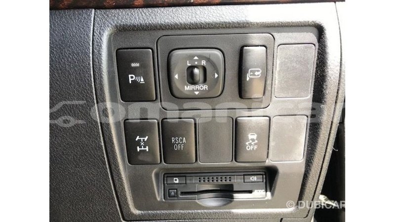 Big with watermark toyota land cruiser dhufar import dubai 3721