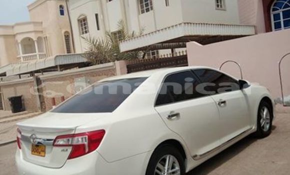 Buy Used Toyota Camry White Car in Muscat in Masqat Buy Used Toyota Camry White Car in Muscat in Masqat