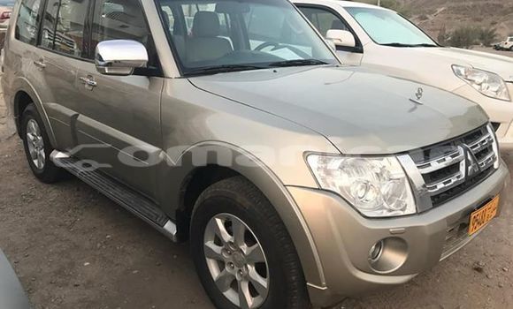 Buy Used Mitsubishi Pajero Beige Car in Masqat in Masqat
