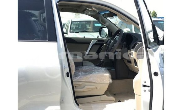 Buy Import Toyota Prado White Car in Import - Dubai in Dhufar Buy Import Toyota Prado White Car in Import - Dubai in Dhufar