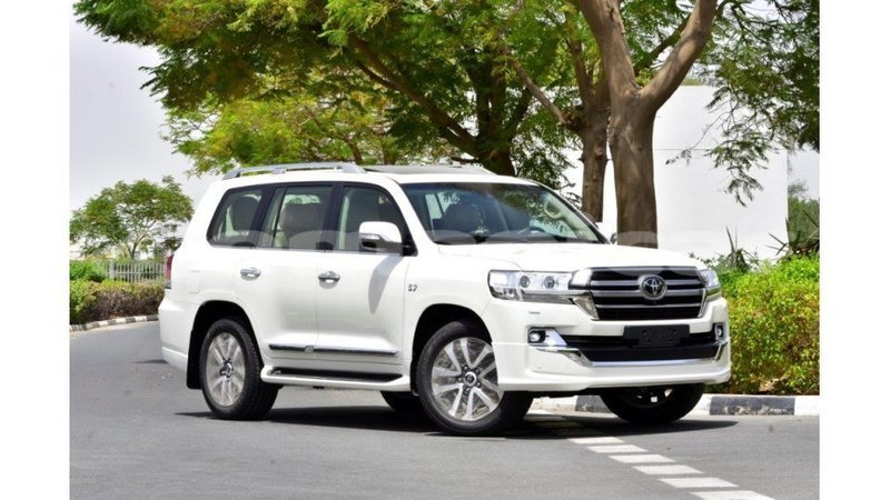 Big with watermark toyota land cruiser dhufar import dubai 3744