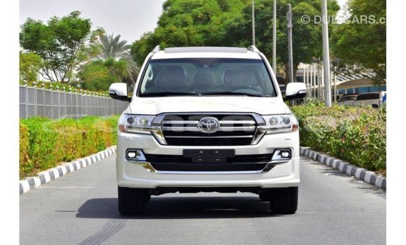 Buy Import Toyota Land Cruiser White Car in Import - Dubai in Dhufar Buy Import Toyota Land Cruiser White Car in Import - Dubai in Dhufar
