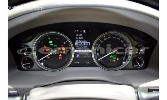 Buy Import Toyota Land Cruiser White Car in Import - Dubai in Dhufar Buy Import Toyota Land Cruiser White Car in Import - Dubai in Dhufar