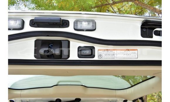 Buy Import Toyota Land Cruiser White Car in Import - Dubai in Dhufar Buy Import Toyota Land Cruiser White Car in Import - Dubai in Dhufar