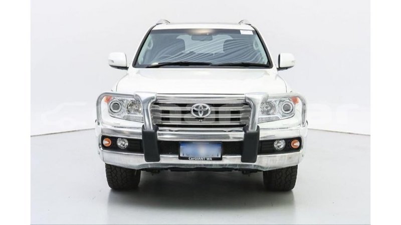 Big with watermark toyota land cruiser dhufar import dubai 3749