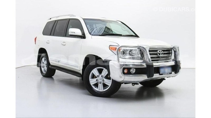Big with watermark toyota land cruiser dhufar import dubai 3749