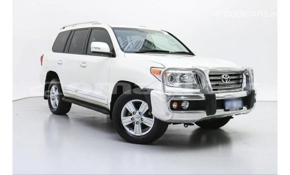 Buy Import Toyota Land Cruiser White Car in Import - Dubai in Dhufar Buy Import Toyota Land Cruiser White Car in Import - Dubai in Dhufar