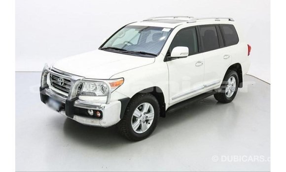 Buy Import Toyota Land Cruiser White Car in Import - Dubai in Dhufar Buy Import Toyota Land Cruiser White Car in Import - Dubai in Dhufar