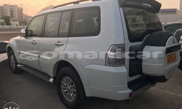 Buy Used Mitsubishi Pajero White Car in Masqat in Masqat Buy Used Mitsubishi Pajero White Car in Masqat in Masqat