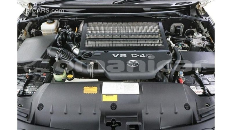 Big with watermark toyota land cruiser dhufar import dubai 3749