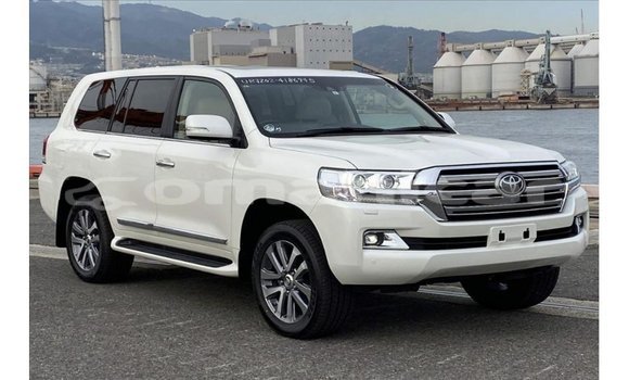 Buy Import Toyota Land Cruiser White Car in Import - Dubai in Dhufar Buy Import Toyota Land Cruiser White Car in Import - Dubai in Dhufar