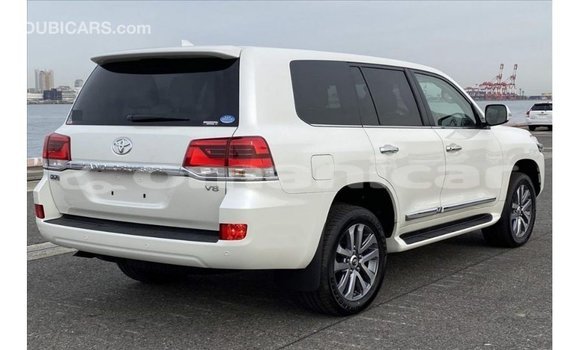 Buy Import Toyota Land Cruiser White Car in Import - Dubai in Dhufar Buy Import Toyota Land Cruiser White Car in Import - Dubai in Dhufar