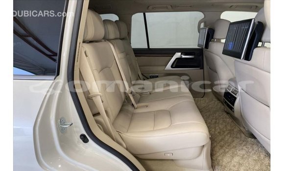 Buy Import Toyota Land Cruiser White Car in Import - Dubai in Dhufar Buy Import Toyota Land Cruiser White Car in Import - Dubai in Dhufar