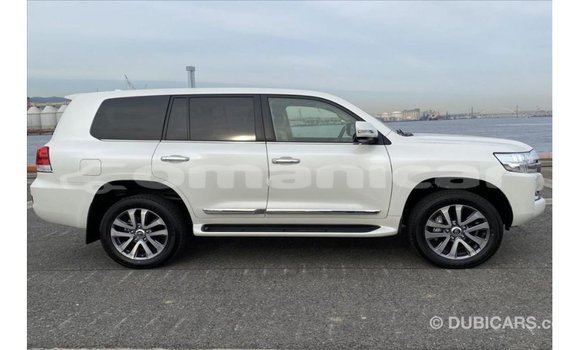 Buy Import Toyota Land Cruiser White Car in Import - Dubai in Dhufar Buy Import Toyota Land Cruiser White Car in Import - Dubai in Dhufar