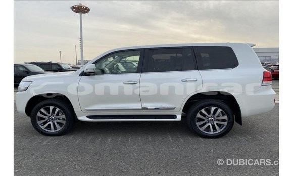 Buy Import Toyota Land Cruiser White Car in Import - Dubai in Dhufar Buy Import Toyota Land Cruiser White Car in Import - Dubai in Dhufar