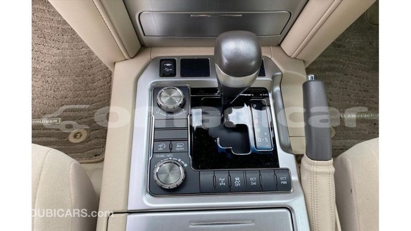 Big with watermark toyota land cruiser dhufar import dubai 3759