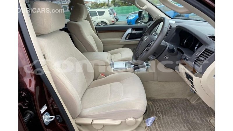 Big with watermark toyota land cruiser dhufar import dubai 3759