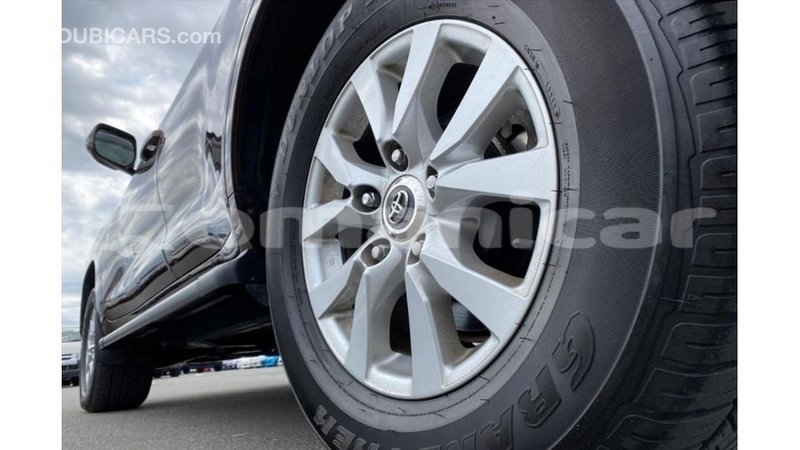Big with watermark toyota land cruiser dhufar import dubai 3759