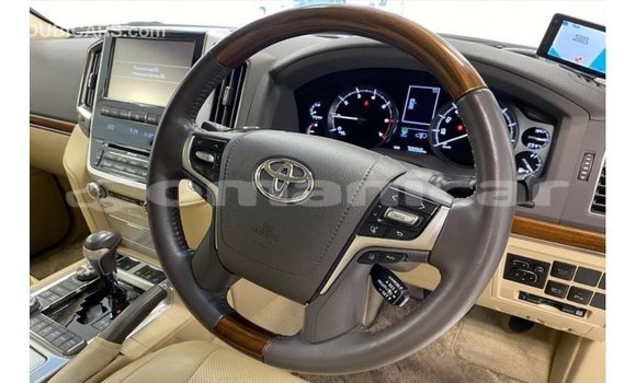 Buy Import Toyota Land Cruiser White Car in Import - Dubai in Dhufar Buy Import Toyota Land Cruiser White Car in Import - Dubai in Dhufar