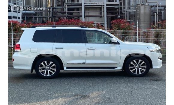 Buy Import Toyota Land Cruiser White Car in Import - Dubai in Dhufar Buy Import Toyota Land Cruiser White Car in Import - Dubai in Dhufar