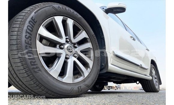 Buy Import Toyota Land Cruiser White Car in Import - Dubai in Dhufar Buy Import Toyota Land Cruiser White Car in Import - Dubai in Dhufar