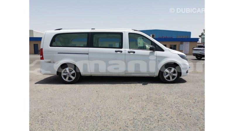 Big with watermark mercedes benz vito dhufar import dubai 3773