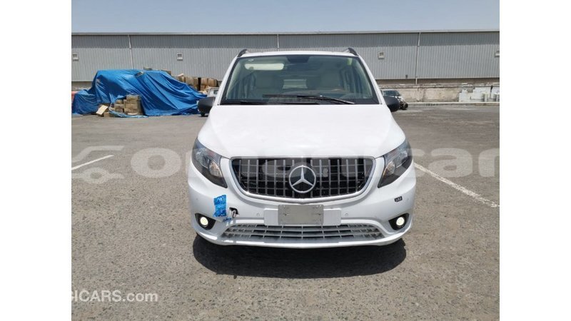Big with watermark mercedes benz vito dhufar import dubai 3773