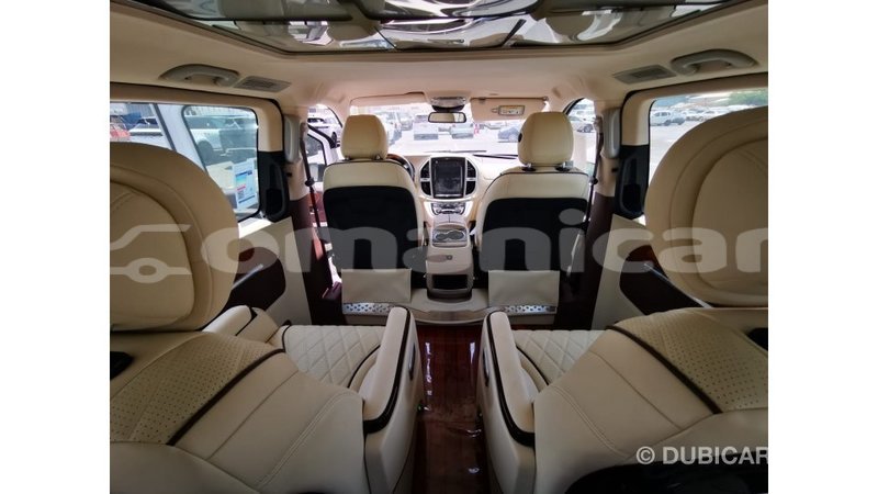 Big with watermark mercedes benz vito dhufar import dubai 3773