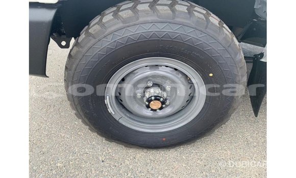 Buy Import Toyota Land Cruiser White Car in Import - Dubai in Dhufar Buy Import Toyota Land Cruiser White Car in Import - Dubai in Dhufar