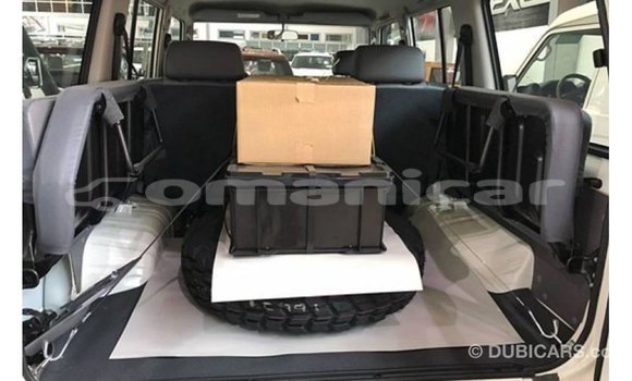 Buy Import Toyota Land Cruiser White Car in Import - Dubai in Dhufar Buy Import Toyota Land Cruiser White Car in Import - Dubai in Dhufar