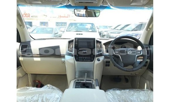 Buy Import Toyota Land Cruiser Blue Car in Import - Dubai in Dhufar Buy Import Toyota Land Cruiser Blue Car in Import - Dubai in Dhufar