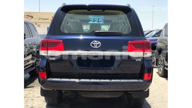 Big with watermark toyota land cruiser dhufar import dubai 3784