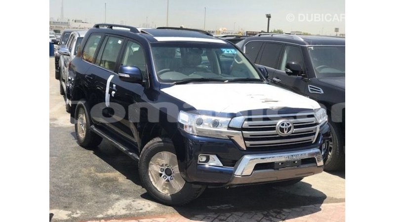 Big with watermark toyota land cruiser dhufar import dubai 3784