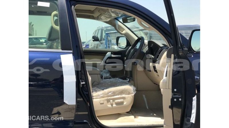 Big with watermark toyota land cruiser dhufar import dubai 3784