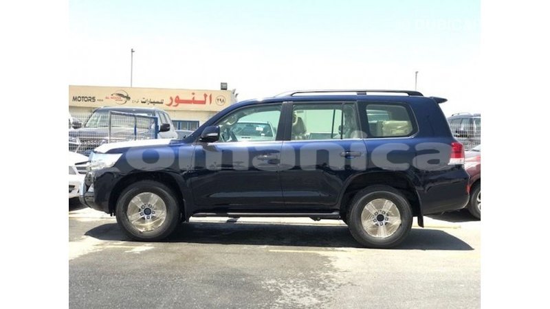 Big with watermark toyota land cruiser dhufar import dubai 3784