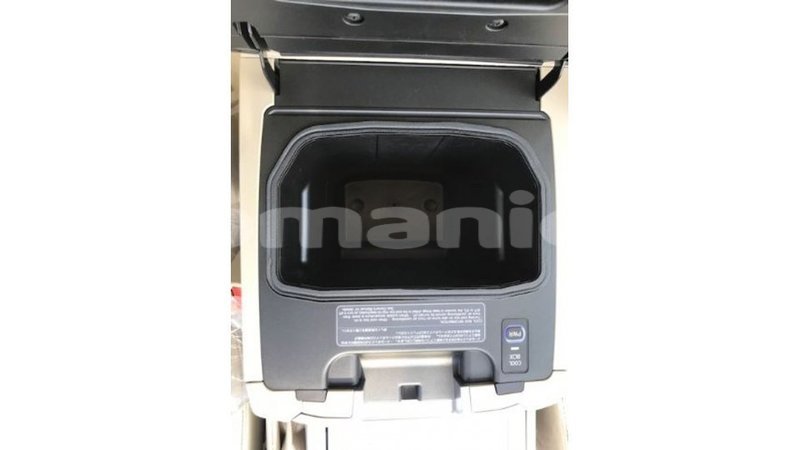 Big with watermark toyota land cruiser dhufar import dubai 3784