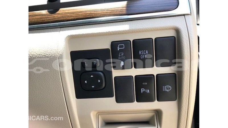 Big with watermark toyota land cruiser dhufar import dubai 3784